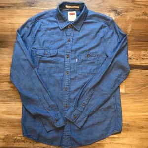 Levi’s button down